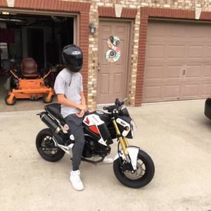 Meet your Posher, Devin